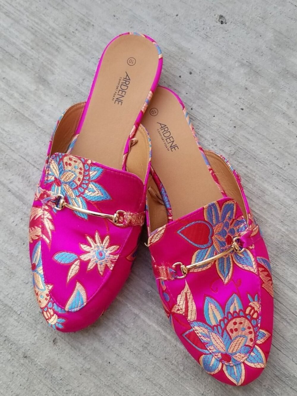 Slip on Shoes with Floral Gold Details